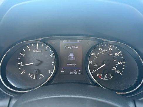 Used 2018 Nissan Rogue SV FWD image 16