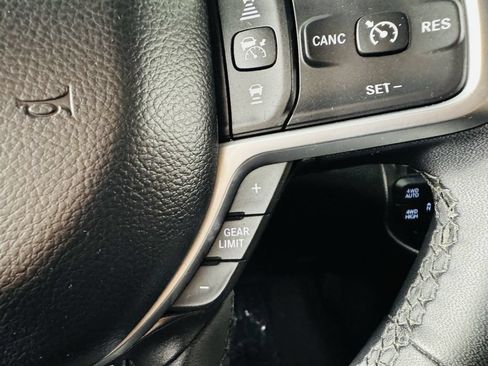 Used 2025 RAM 1500 Big Horn AWD/4WD image 15