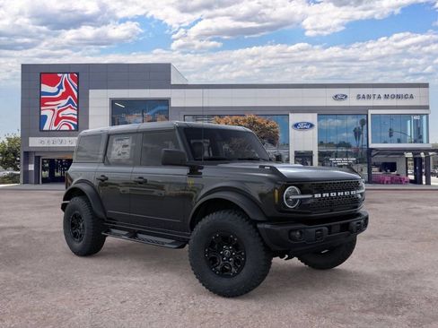 New 2026 Ford Bronco Badlands w/ Sasquatch Package AWD/4WD image 7