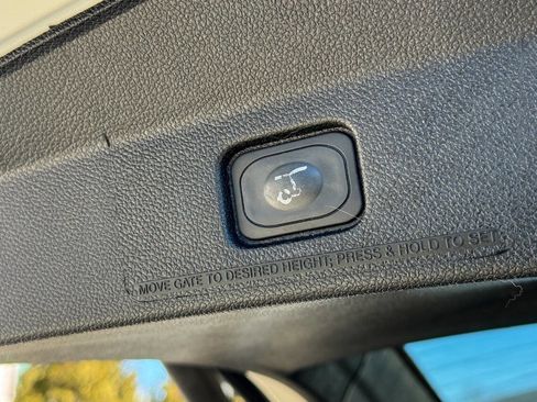 Used 2016 Ford Explorer Platinum image 22