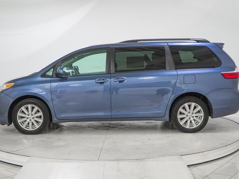 Used 2017 Toyota Sienna LE image 7