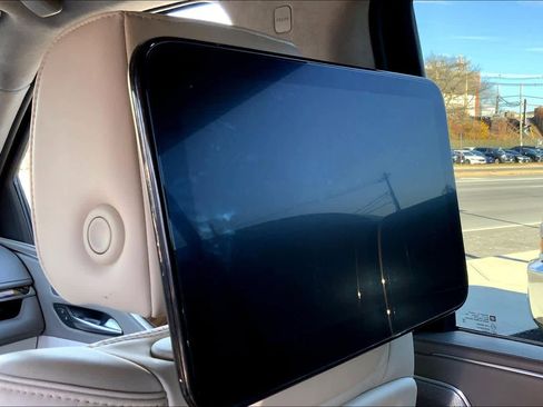 Used 2023 Cadillac Escalade ESV Sport Platinum image 34