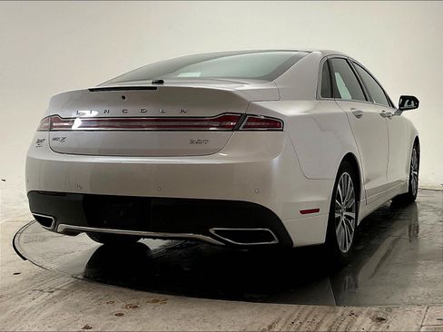 Used 2019 Lincoln MKZ Premiere FWD image 4