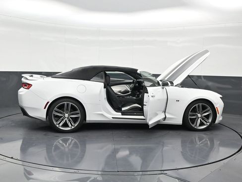 Used 2017 Chevrolet Camaro LT image 31