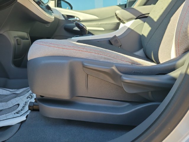Used 2017 Chevrolet Bolt LT FWD image 10