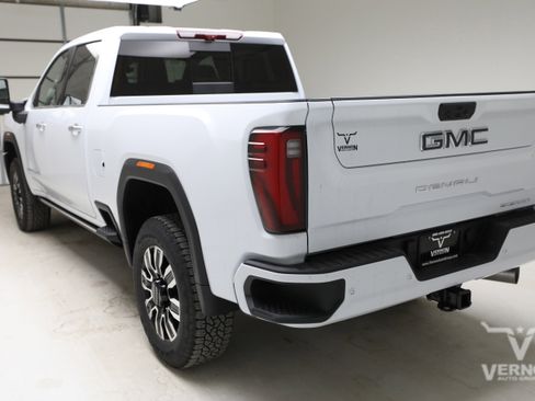 New 2026 GMC Sierra 2500 Denali Ultimate image 3