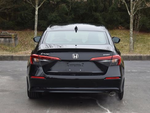 Used 2023 Honda Civic Sport image 7