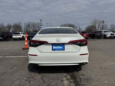 Used 2023 Honda Civic Sport image 3