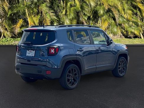 Used 2023 Jeep Renegade Altitude AWD/4WD image 5