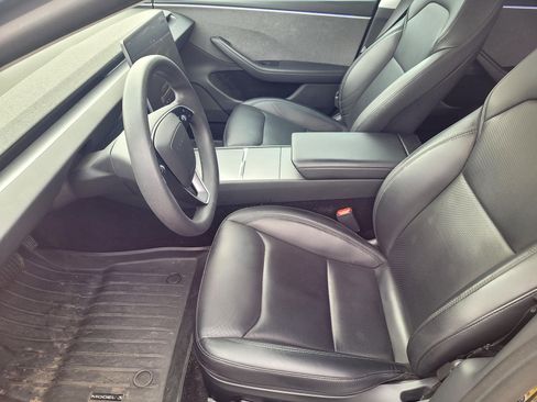 Used 2024 Tesla Model 3 Standard Range image 9