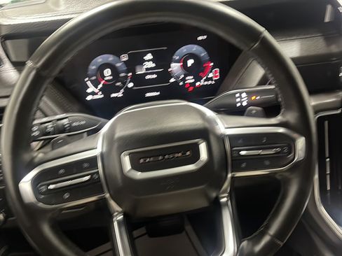 Used 2025 GMC Yukon Denali AWD/4WD image 5