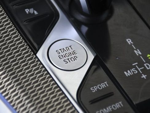 Used 2022 BMW X5 sDrive40i w/ M Sport Package image 19