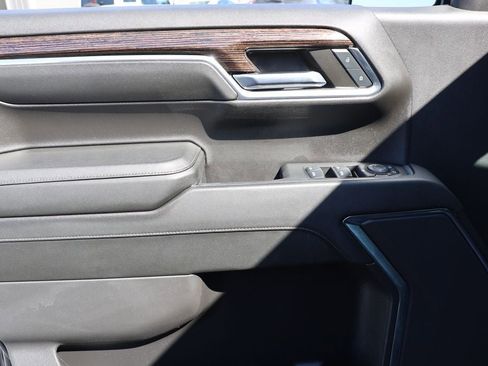 Used 2024 GMC Sierra 1500 Elevation image 12