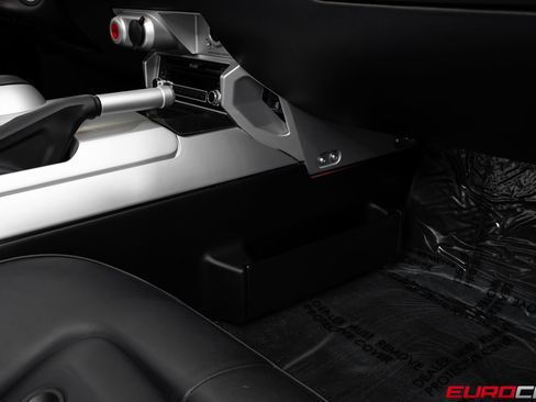 Used 2006 Ford GT RWD image 37