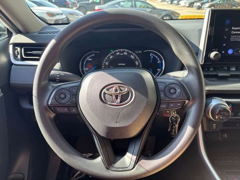 Used 2025 Toyota RAV4 LE image 34