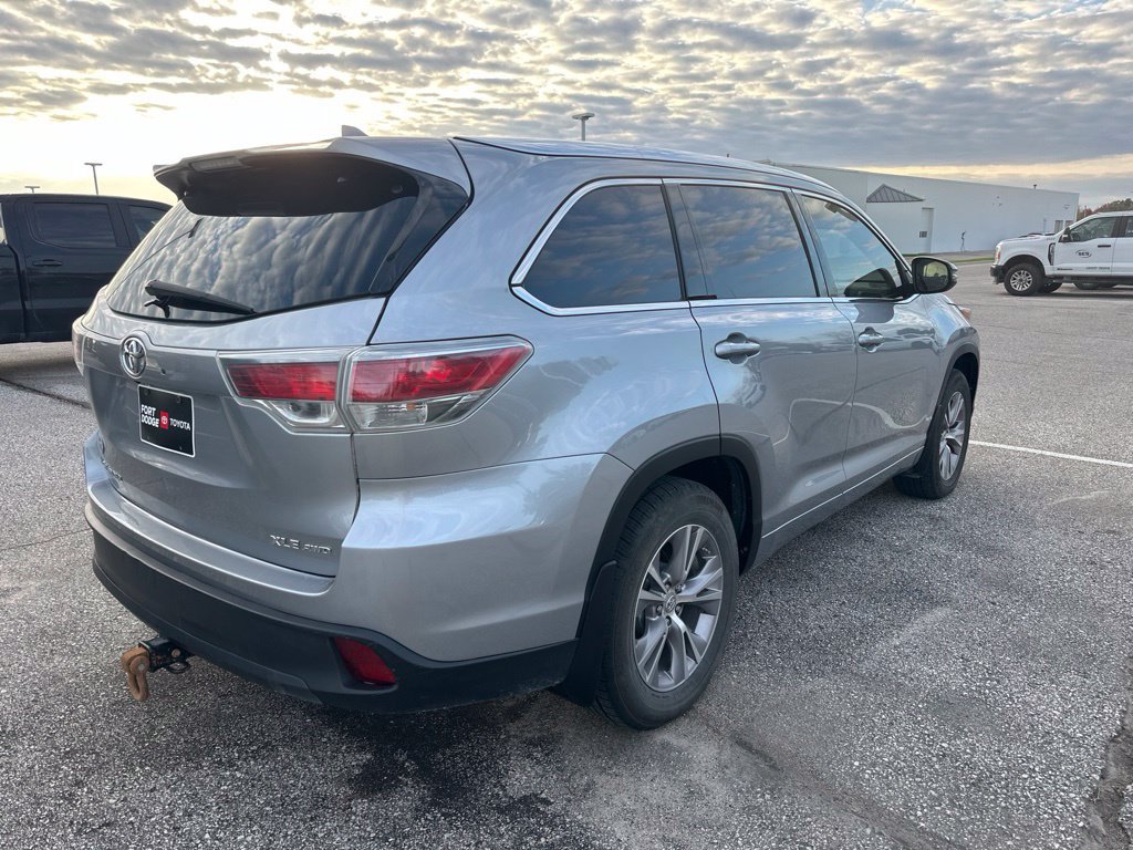 Used 2015 Toyota Highlander XLE AWD/4WD image 6