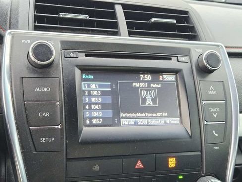 Used 2015 Toyota Camry SE FWD image 14