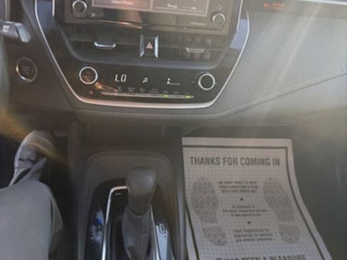 Used 2021 Toyota Corolla SE image 16