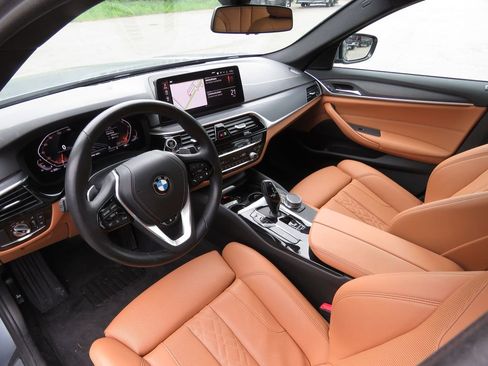 Used 2022 BMW 530i xDrive w/ Convenience Package AWD/4WD image 11