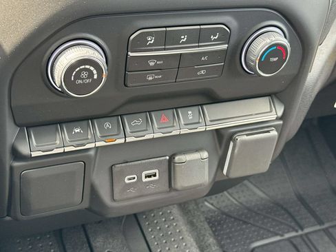 New 2026 Chevrolet Silverado 1500 Custom w/ LPO, Dark Essentials Package AWD/4WD image 10