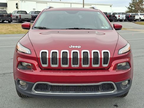 Used 2017 Jeep Cherokee Limited image 2