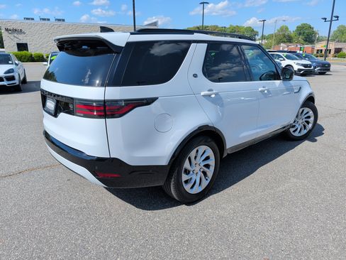 Used 2022 Land Rover Discovery S R-Dynamic AWD/4WD image 4