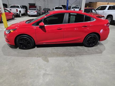 Used 2016 Chevrolet Cruze LT image 5