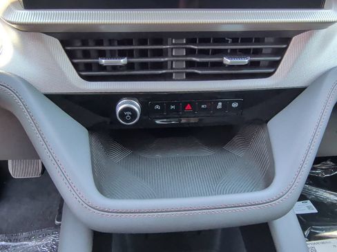 New 2026 Ford Explorer Active RWD image 28