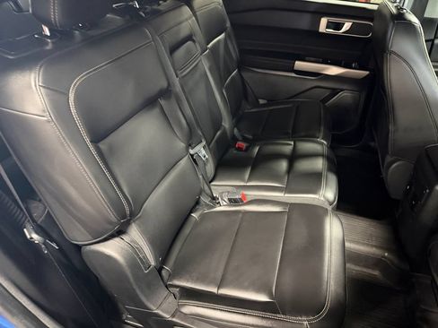 Used 2022 Ford Explorer XLT AWD/4WD image 21