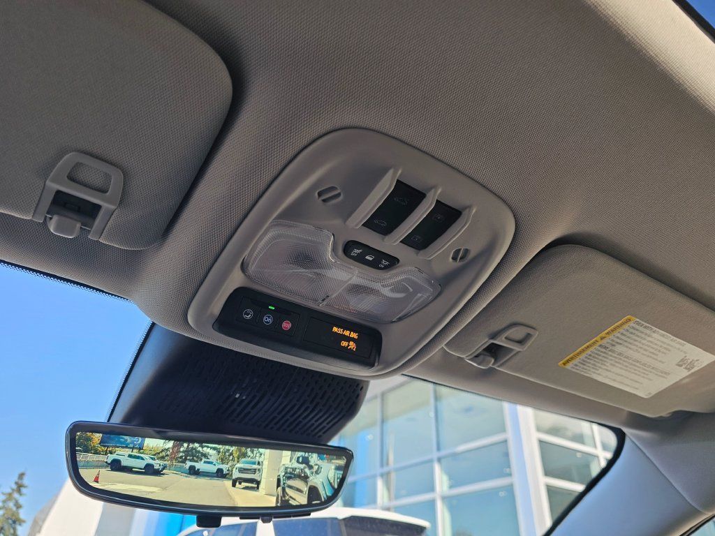 New 2027 Chevrolet Bolt RS w/ Technology Package FWD image 31
