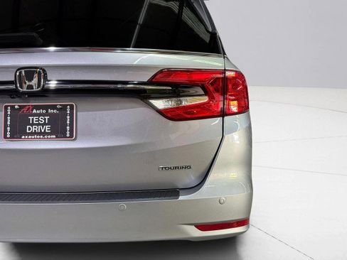 Used 2023 Honda Odyssey Touring image 17