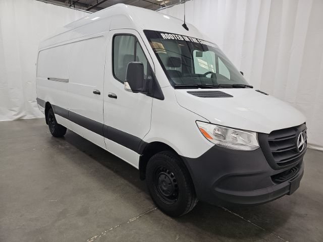 Used 2024 Mercedes-Benz Sprinter 3500 w/ Acoustic Package image 2