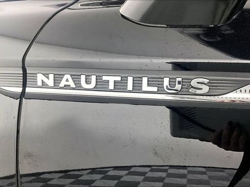 Used 2022 Lincoln Nautilus Reserve w/ Equipment Group 201A AWD/4WD image 14