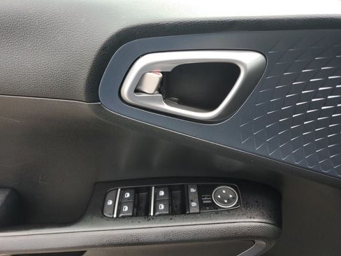 Used 2024 Kia Soul EX FWD image 21