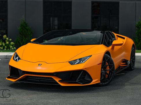 Used 2024 Lamborghini Huracan EVO AWD/4WD image 2