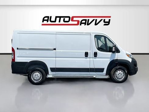 Used 2025 RAM ProMaster 2500 w/ U-Haul Equipment Group FWD image 8