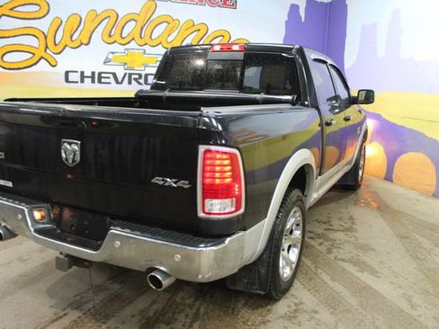 Used 2017 RAM 1500 Laramie w/ Convenience Group AWD/4WD image 8