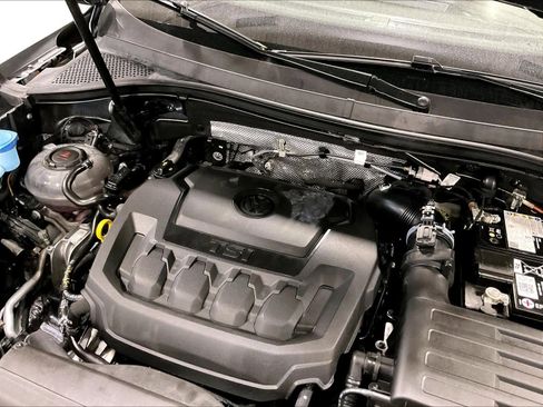 Used 2024 Volkswagen Tiguan SE image 35