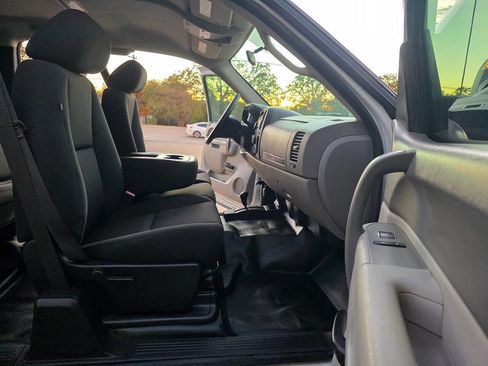 Used 2013 Chevrolet Silverado 1500 W/T image 24
