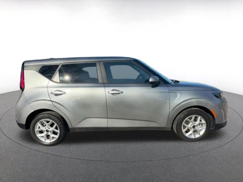 Used 2025 Kia Soul LX w/ LX Technology Package image 16