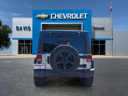 Used 2014 Jeep Wrangler Unlimited Rubicon w/ Connectivity Group AWD/4WD image 4