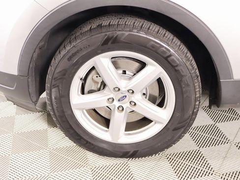 Used 2018 Ford Explorer XLT image 17