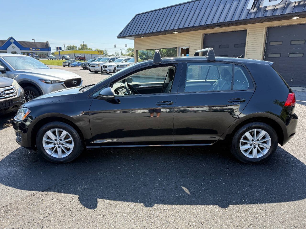 Used 2016 Volkswagen Golf S FWD image 8