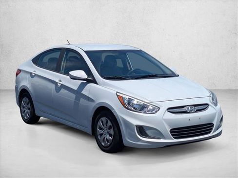 Used 2017 Hyundai Accent SE FWD image 4