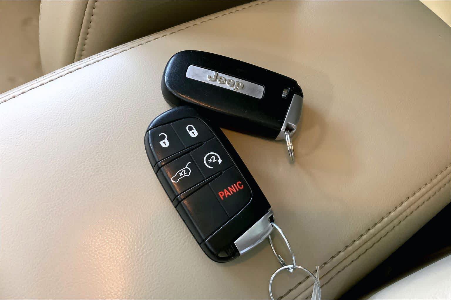 Used 2015 Jeep Grand Cherokee Limited AWD/4WD image 14