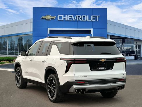 Certified 2024 Chevrolet Traverse LT FWD image 3