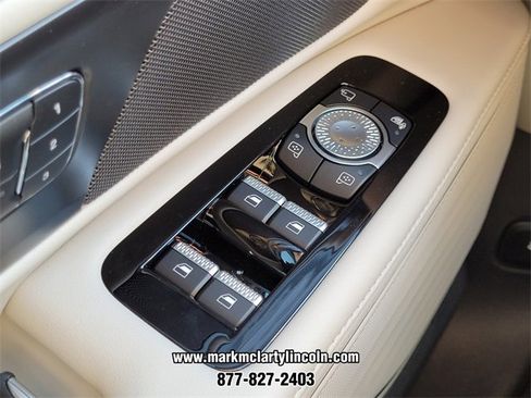 New 2026 Lincoln Nautilus Premier image 17