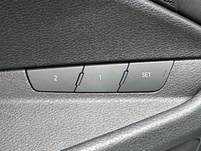 Used 2021 Audi e-tron Premium AWD/4WD image 20