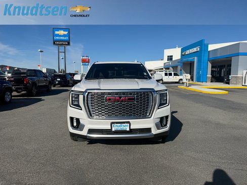 Used 2021 GMC Yukon Denali w/ Denali Ultimate Package image 2