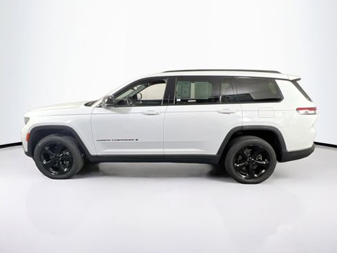 Used 2022 Jeep Grand Cherokee L Laredo image 8